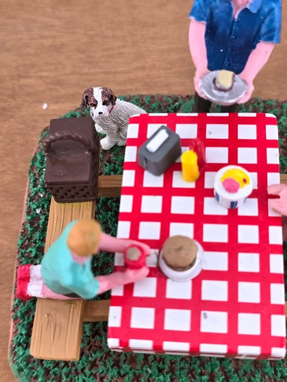 2018 Lemax Family Picnic Table Figurine Scene With Dog & Accessories Vintage